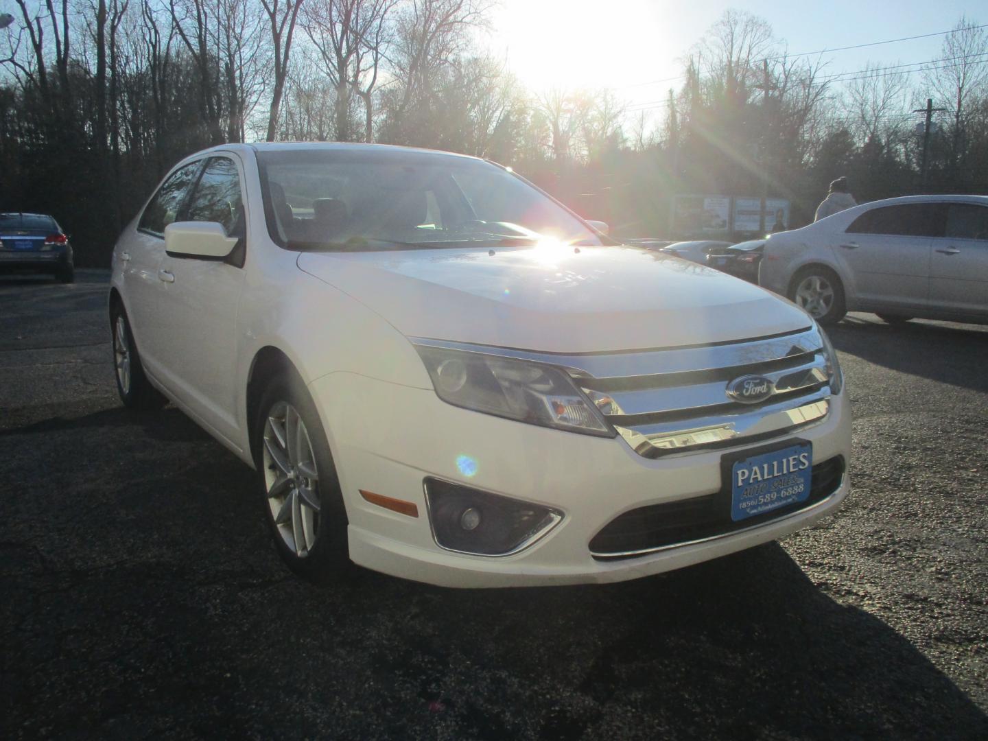 2010 WHITE Ford Fusion V6 SEL (3FAHP0JG5AR) with an 3.0L V6 DOHC 24V engine, AUTOMATIC transmission, located at 540a Delsea Drive, Sewell, NJ, 08080, (856) 589-6888, 39.752560, -75.111206 - Photo#9